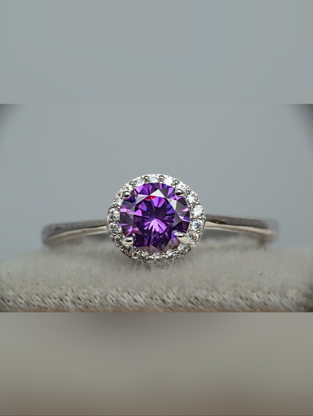 Share Size 6.25 - 1ct Lab-Created Purple Amethyst Engagement Ring Halo Solitaire